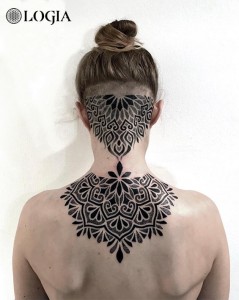 tatuaje-cabeza-nuca-ornamental-andrea-scollo 